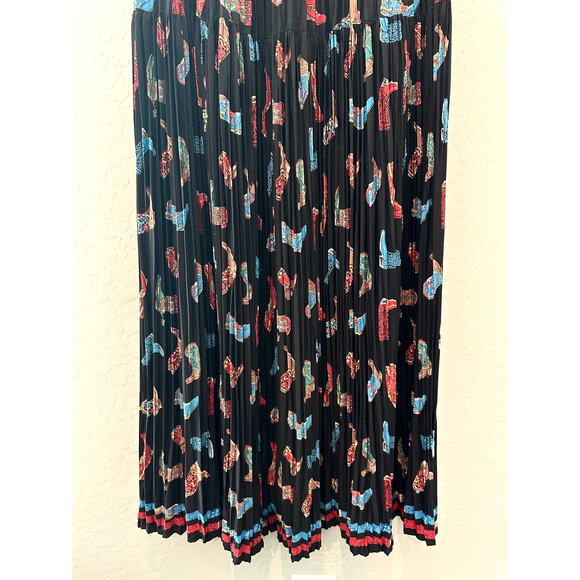 SHARON YOUNG | Western Cowboy Boots Pleated Maxi Skirt Black | Medium - Picture 4 of 8
